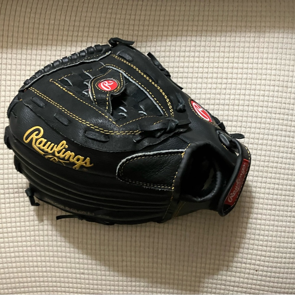 Rawlings Black and Gold Baseball Glove